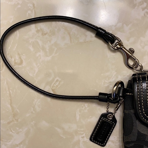 Coach wristlet - Picture 4 of 8